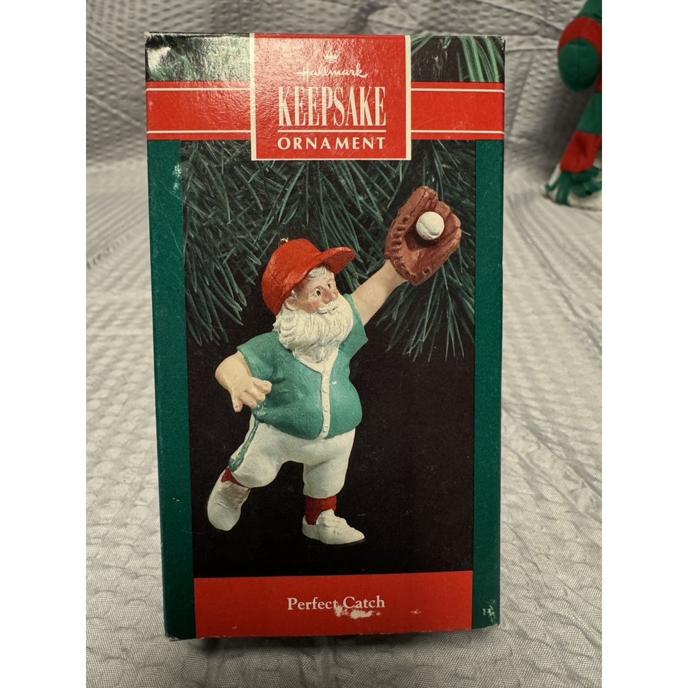 Hallmark Keepsake‎ Ornament Perfect Catch 1990 Baseball Santa